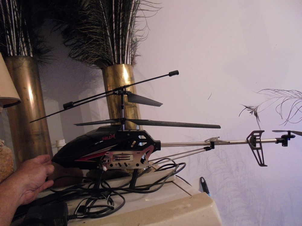 h&eacute;licopt&egrave;re 60 cms avec t&eacute;l&eacute;commande Jeux / jouets