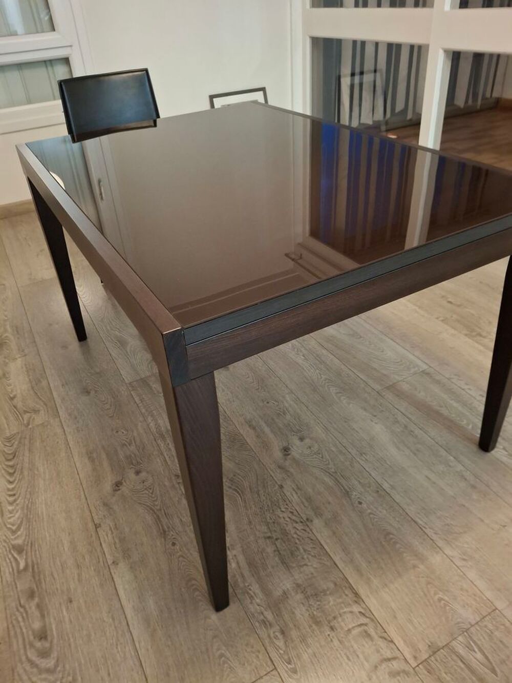 Table extensible de tr&egrave;s bonne qualit&eacute; Meubles
