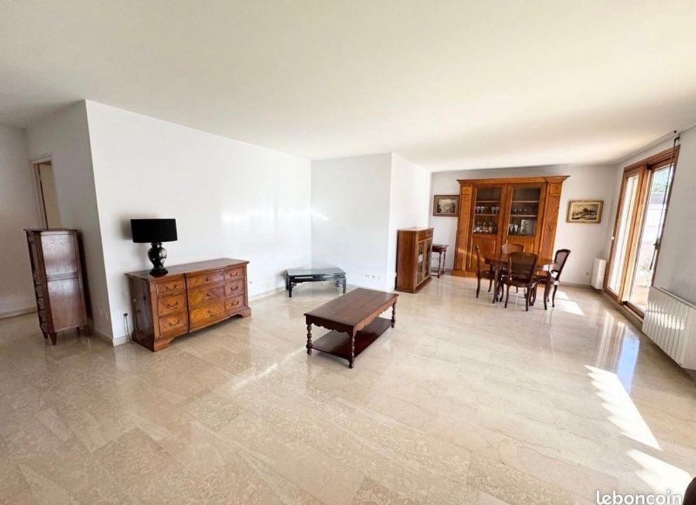 Vente Appartement Rare T5 converti en T4, 115m2 Carrez -136 m2 au sol. Dernier étage Vue Monts d'Or-climatisé-Terrasses-expo Est/Ouest-Cave-Garages-Buanderie-rangements Fontaines-sur-saône