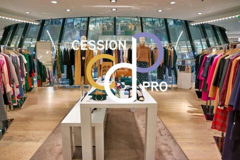 LOCAL COMMERCIAL DE 300 M&sup2; A LOUER SUR EMPLACEMENT PREMIUM EN CENTRE COMMERCIAL A AVIGNON 9450 84000 Avignon