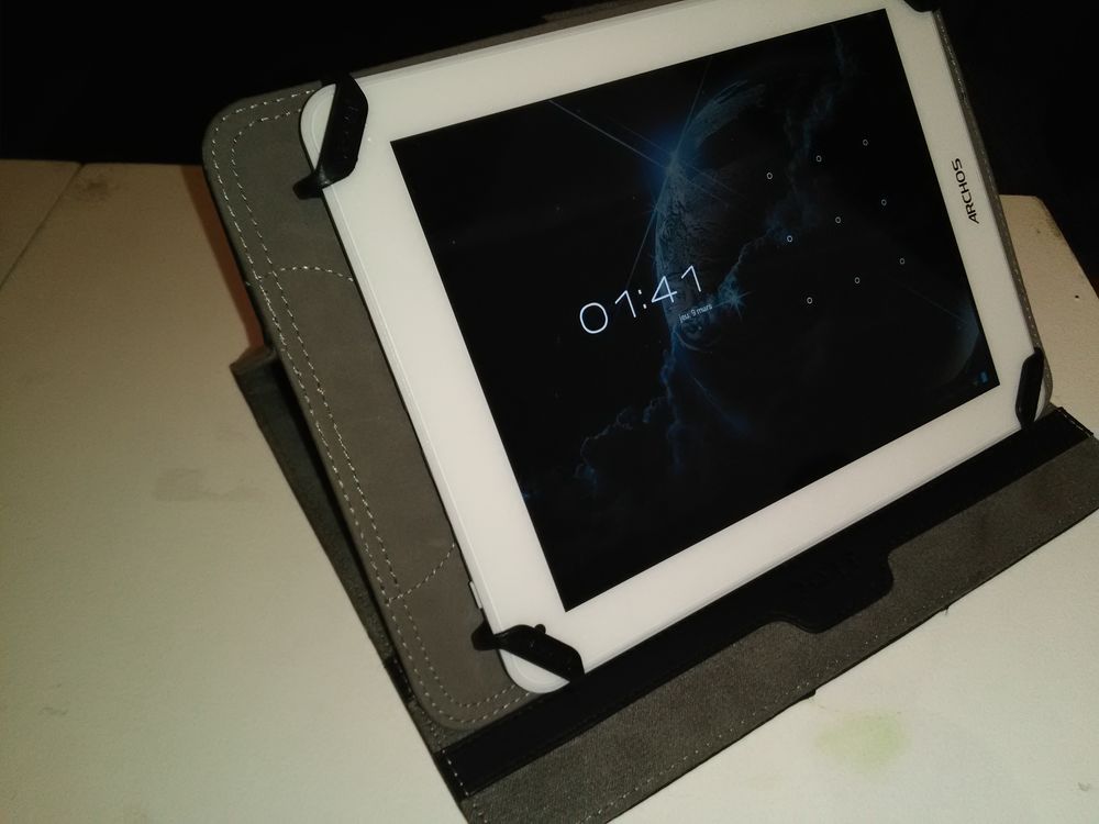 ARCHOS 80 Titanium Tablette Tactile T�l�phones et tablettes