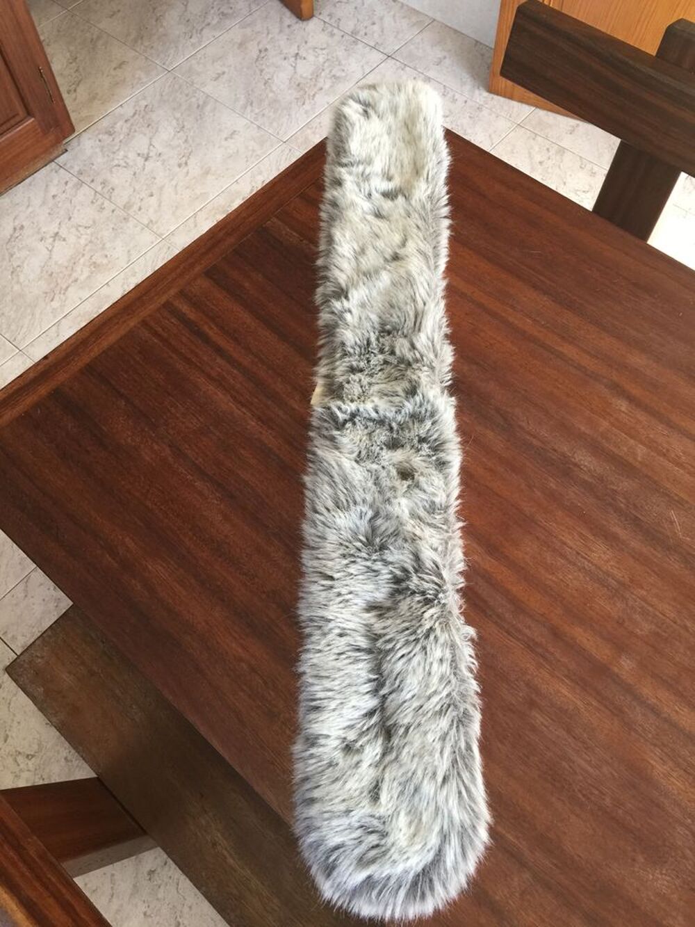 Echarpe / Tour de cou - couleur gris Vêtements