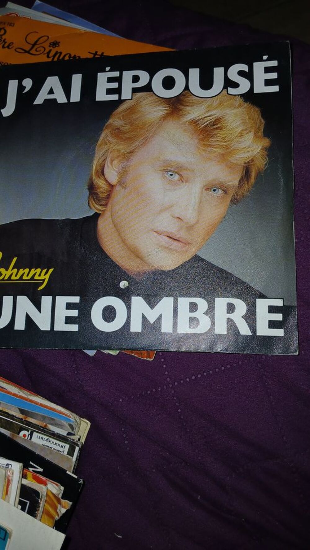  lot de disques vinyles 45 T et 33 t CD et vinyles