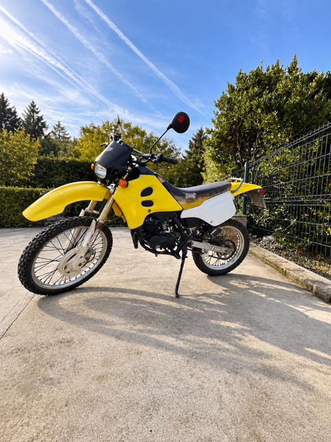Moto SUZUKI 1999 occasion Montescourt-Lizerolles 02440