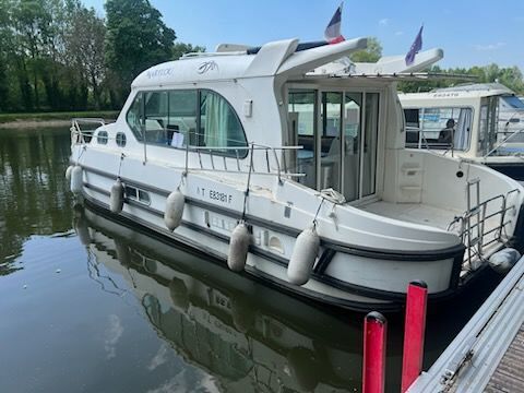 Bateaux à moteur Bateau fluvial 2002 occasion Évreux 27000