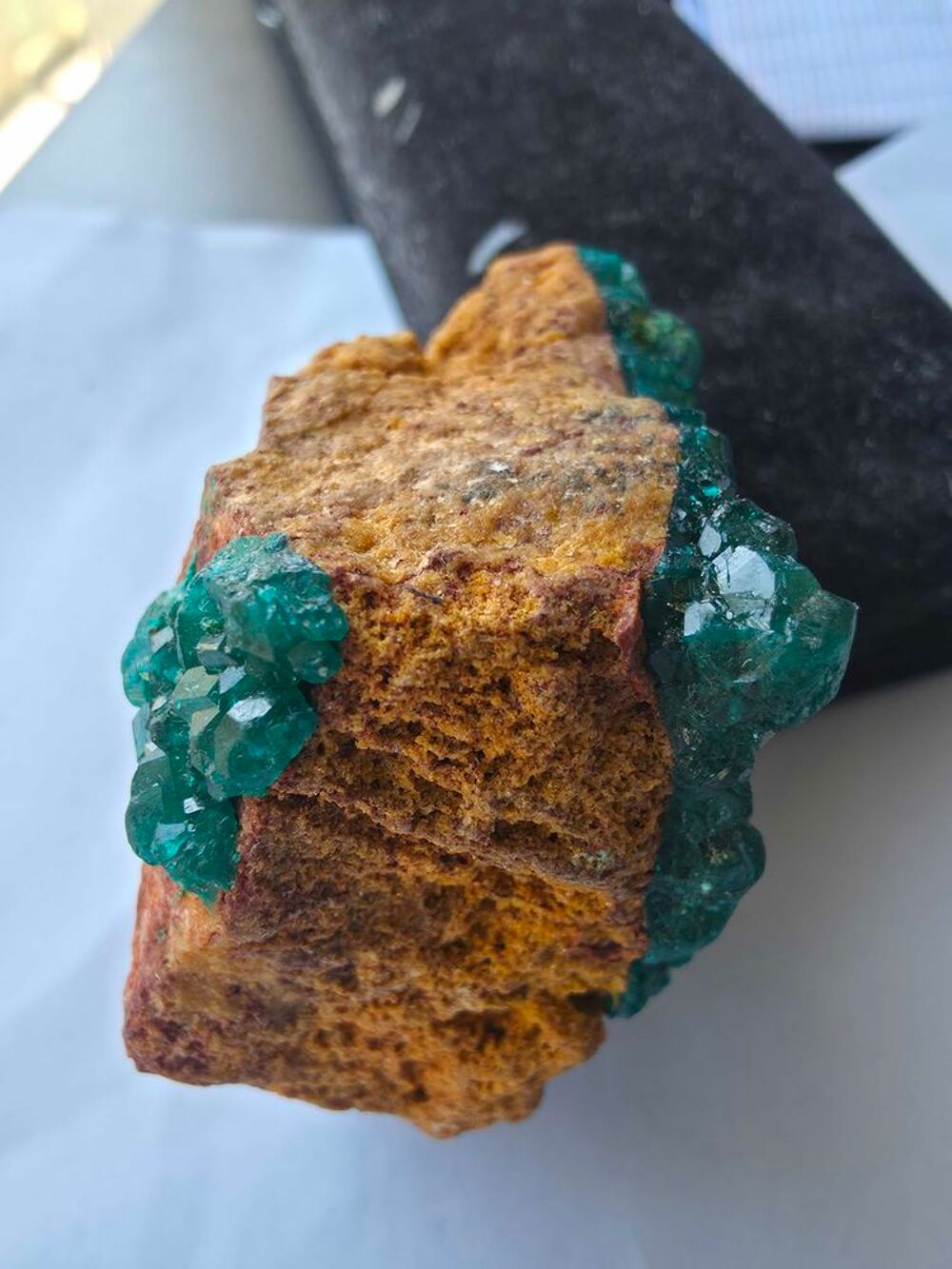 Min&eacute;ral de Collection : Superbe Dioptase sur Gangue du Katanga(105g) 