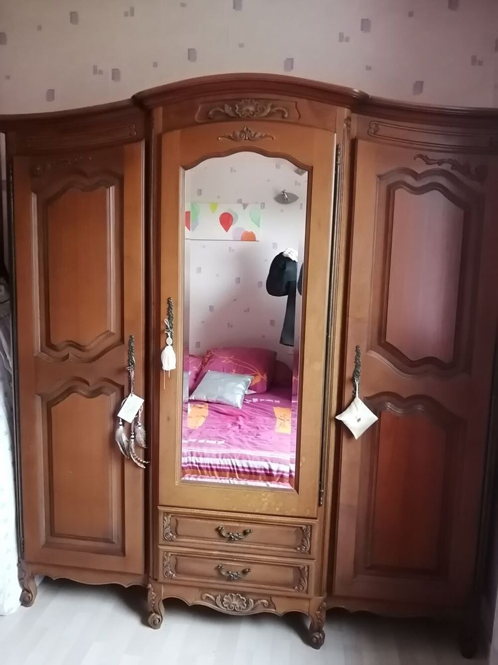 Armoire et 2 chevets en merisier massif Meubles