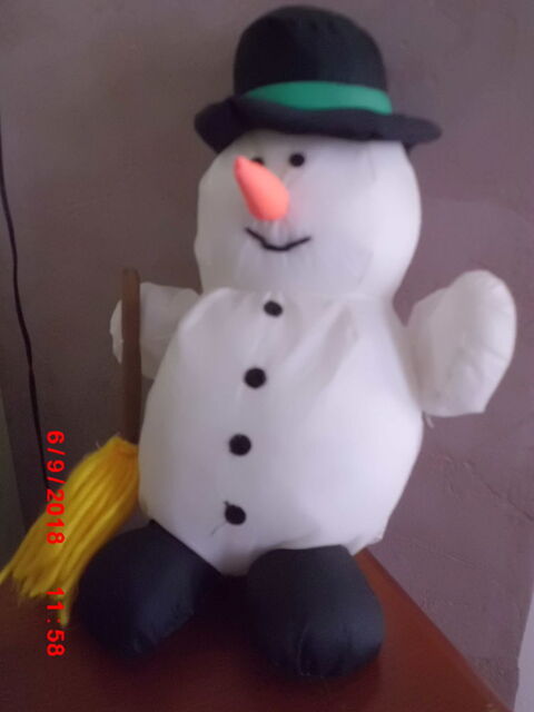 BONHOMME DE NEIGE FIZZY 17 Oignies (62)