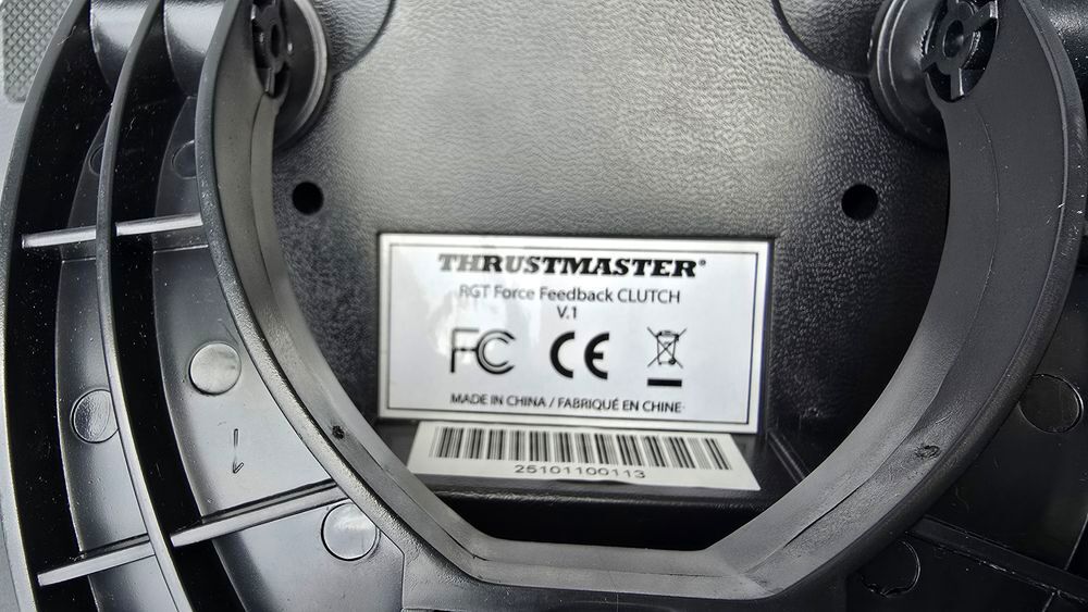 Volant Thrusmaster RGT Force Feedback Clutch Consoles et jeux vidos