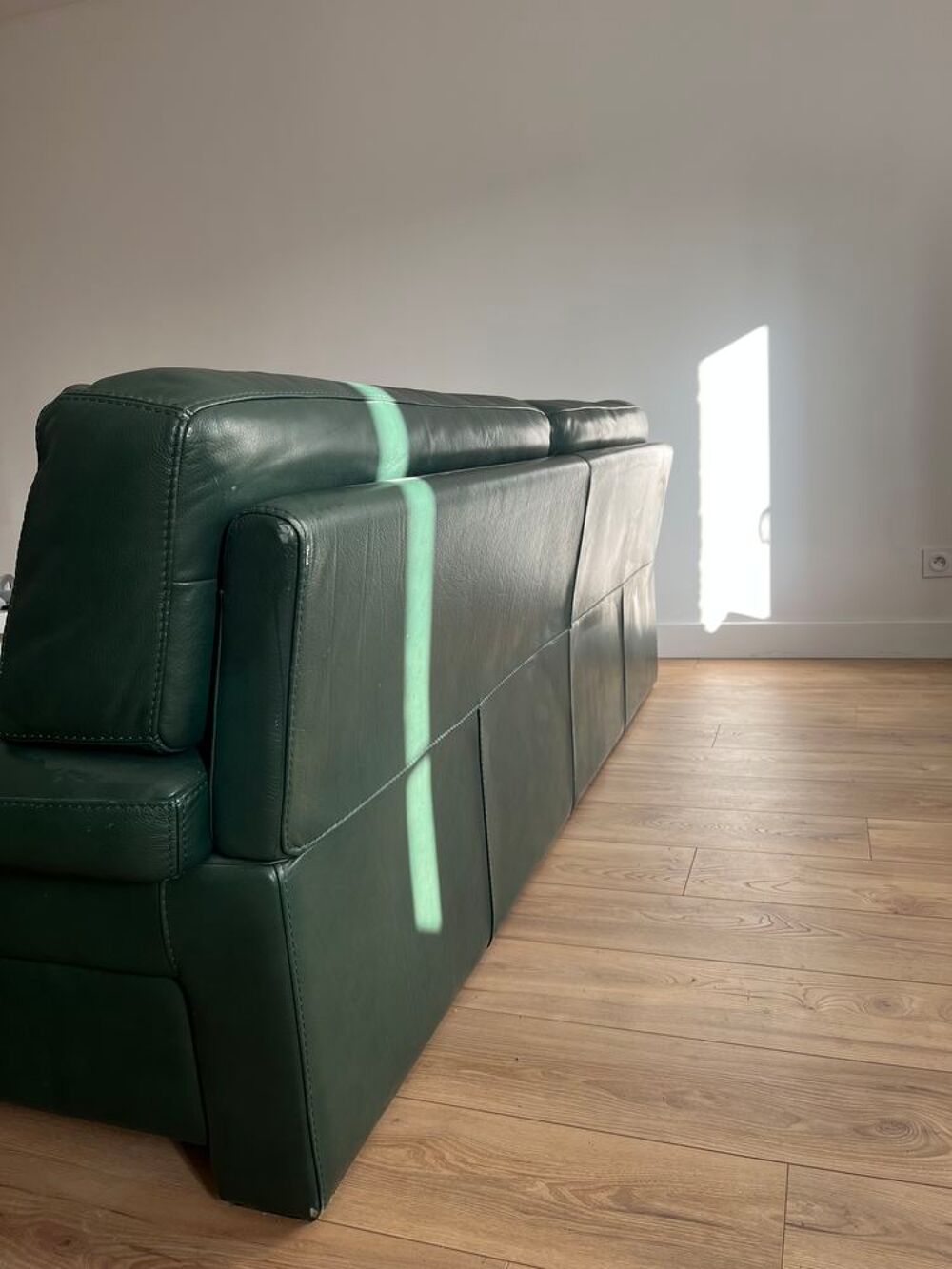 Canap&eacute; en cuir bon &eacute;tat 220 cm Meubles