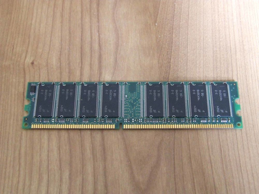 Barrette m&eacute;moire DANE ELEC, 512MB, 184 broches, TBE Matériel informatique