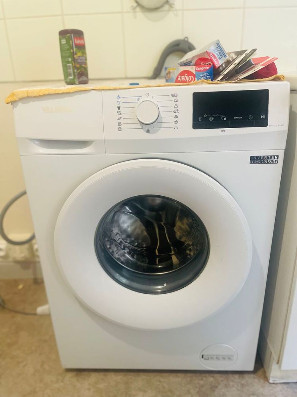 Frigo + Machine &agrave; laver + micro onde + lit Electroménager