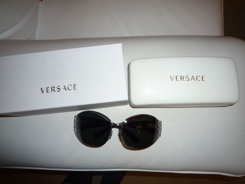 lunettes de soleil neuves versace 100 Agde (34)