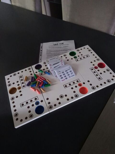 Jeu Tac-tik blanc 4 o� 6 joueurs 45 La Bruffi�re (85)