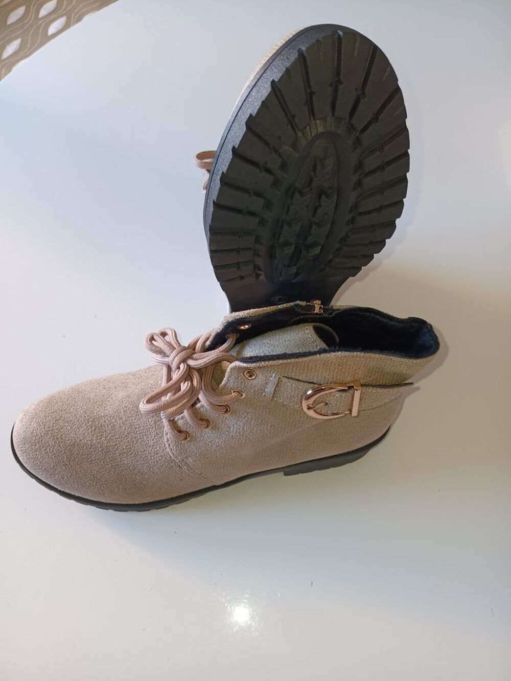 Bottes courtes pour femmes &eacute;l&eacute;gantes taille 39 EU Chaussures