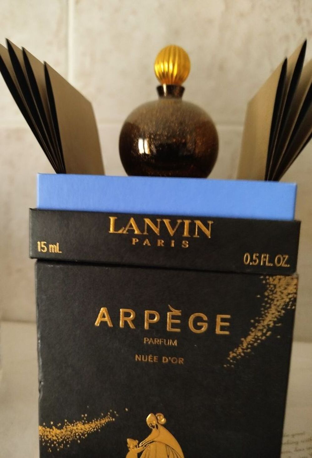 &Eacute;ditions limit&eacute;es flacons parfums LANVIN et PALOMA PICASSO 