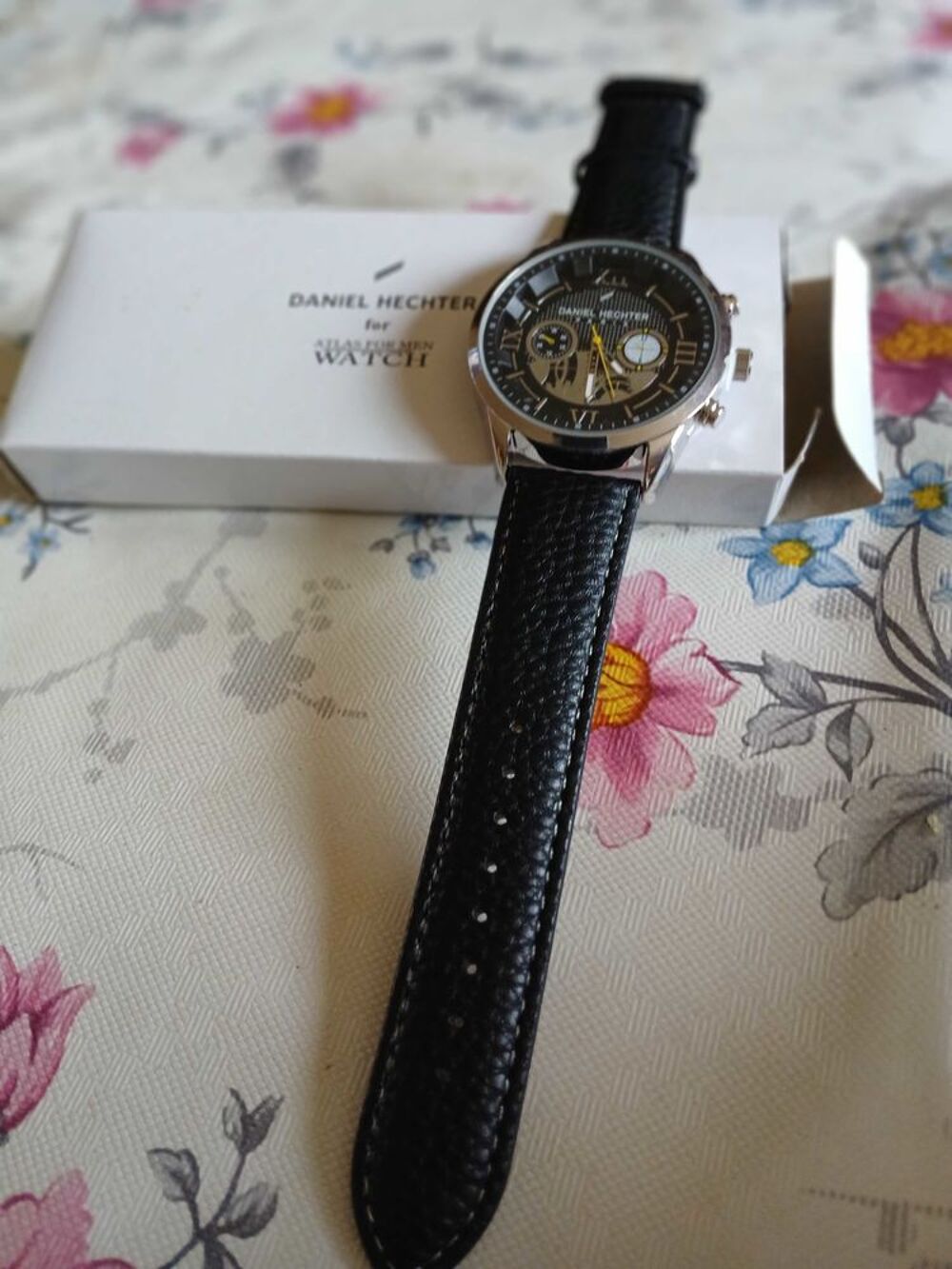 une montre marque Daniel hechter 