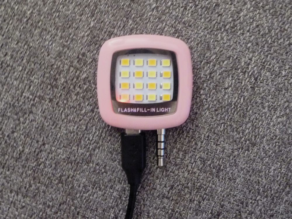 Flash Rechargeable Rose &agrave; 16 LED R&eacute;glables pour T&eacute;l&eacute;phone Téléphones et tablettes