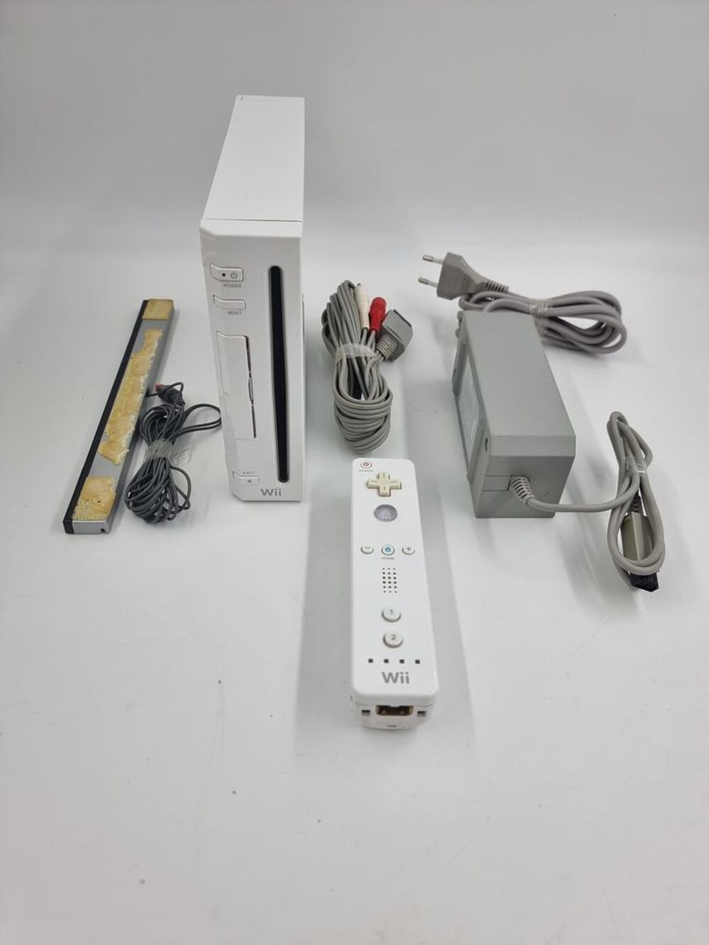 Console Nintendo Wii RVL 001 blanche compl&egrave;te Consoles et jeux vidéos