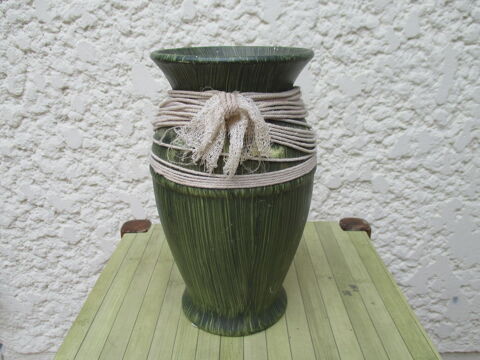 Vase ou pot   fleurs 4 Castelnau-de-Mdoc (33)