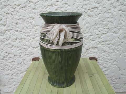 Vase ou pot  fleurs 5 Castelnau-de-Mdoc (33)