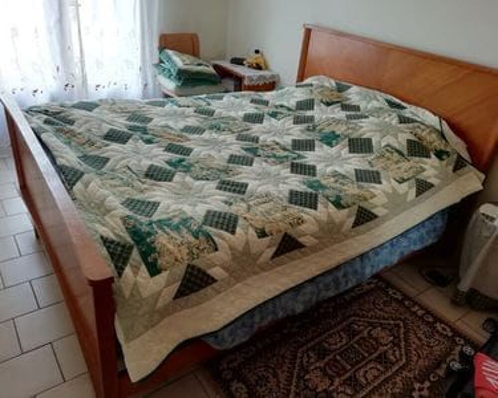 Lit double sommier + matelas 140 CM X 190 CM bon &eacute;tat Meubles