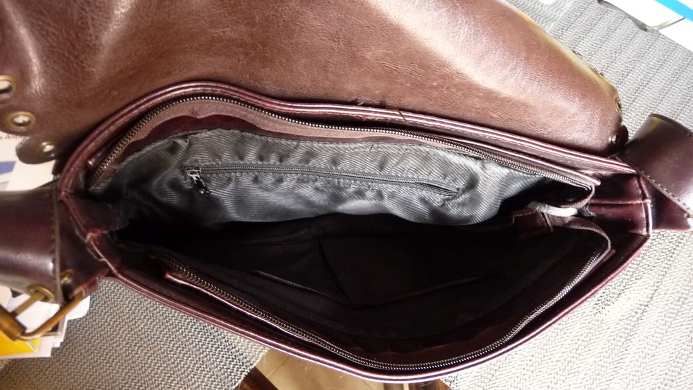 SAC besace bandouli&egrave;re Maroquinerie