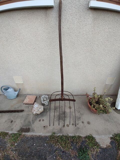 Fourche à foin ancienne 10 Soullans (85)