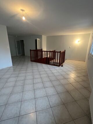  Appartement � louer 4 pi�ces 93 m�