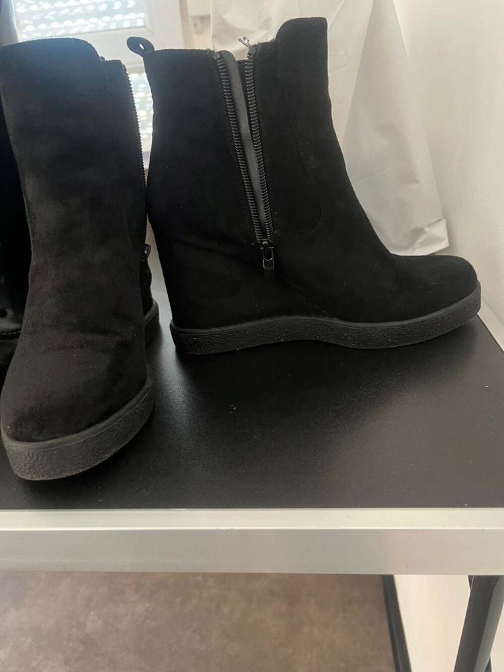 Deux bottine &agrave; talon Chaussures