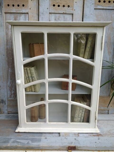 Ancienne Petite Armoire Vitrine Murale Porte Vitrée
0 Loches (37)