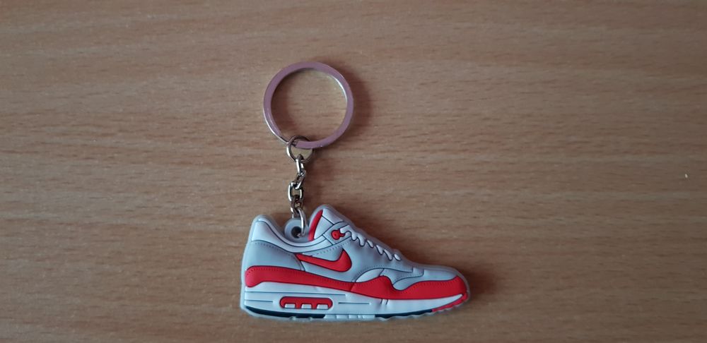 Porte cl&eacute; basket sneakers 
nike air max 1
rouge blanc gris 