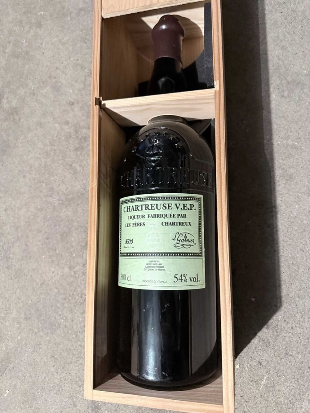 2 bouteilles chartreuses VEP 3litres caisse bois
