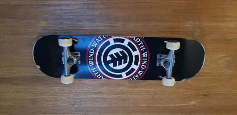 Skateboard Element-tr�s bon �tat-peu utilis� 80 Montpellier (34)