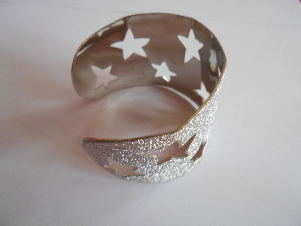 BRACELET MANCHETTE Bijoux et montres