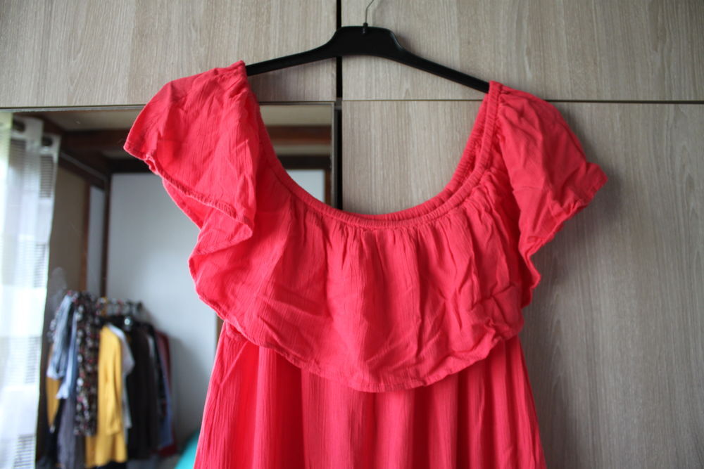 Robe d'&eacute;t&eacute; Camaieu rose taille 42.
Vêtements