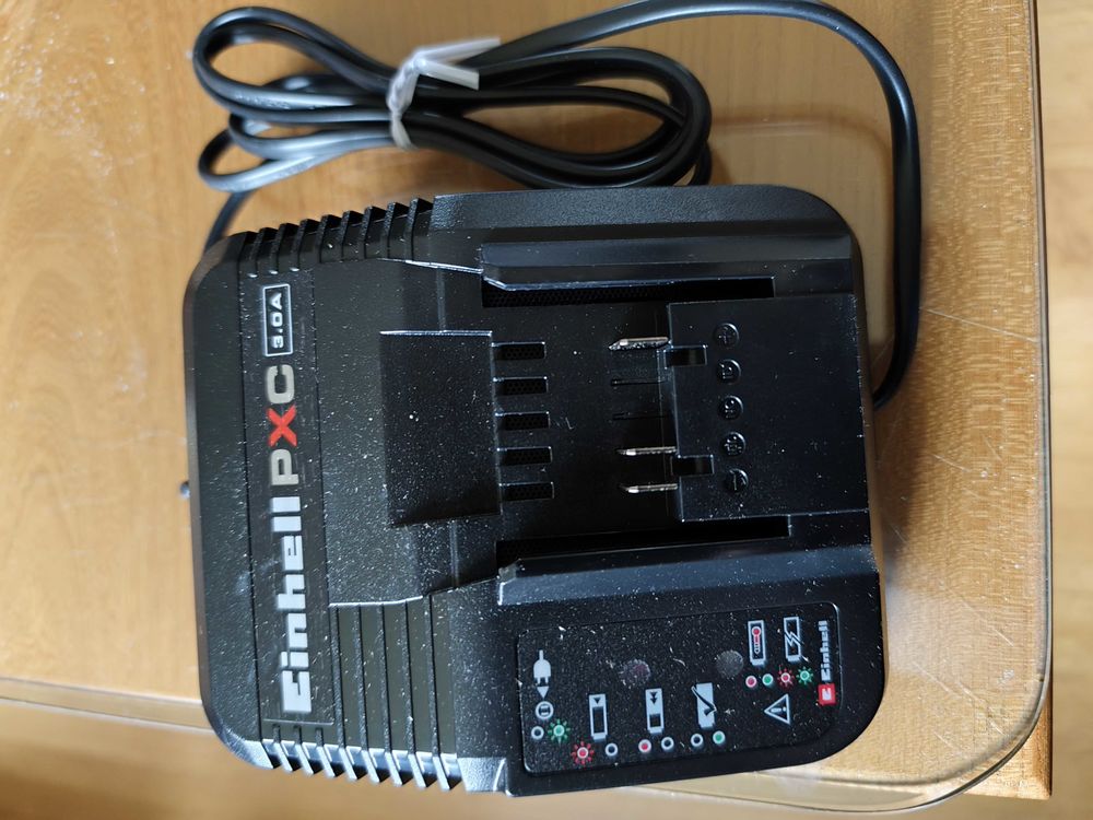 Chargeur batterie Einhell Jardin