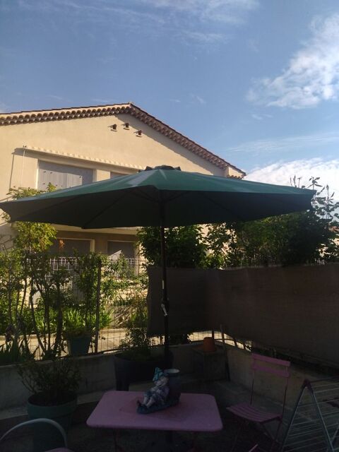 Grand parasol  avec pied 0 Digne-les-Bains (04)