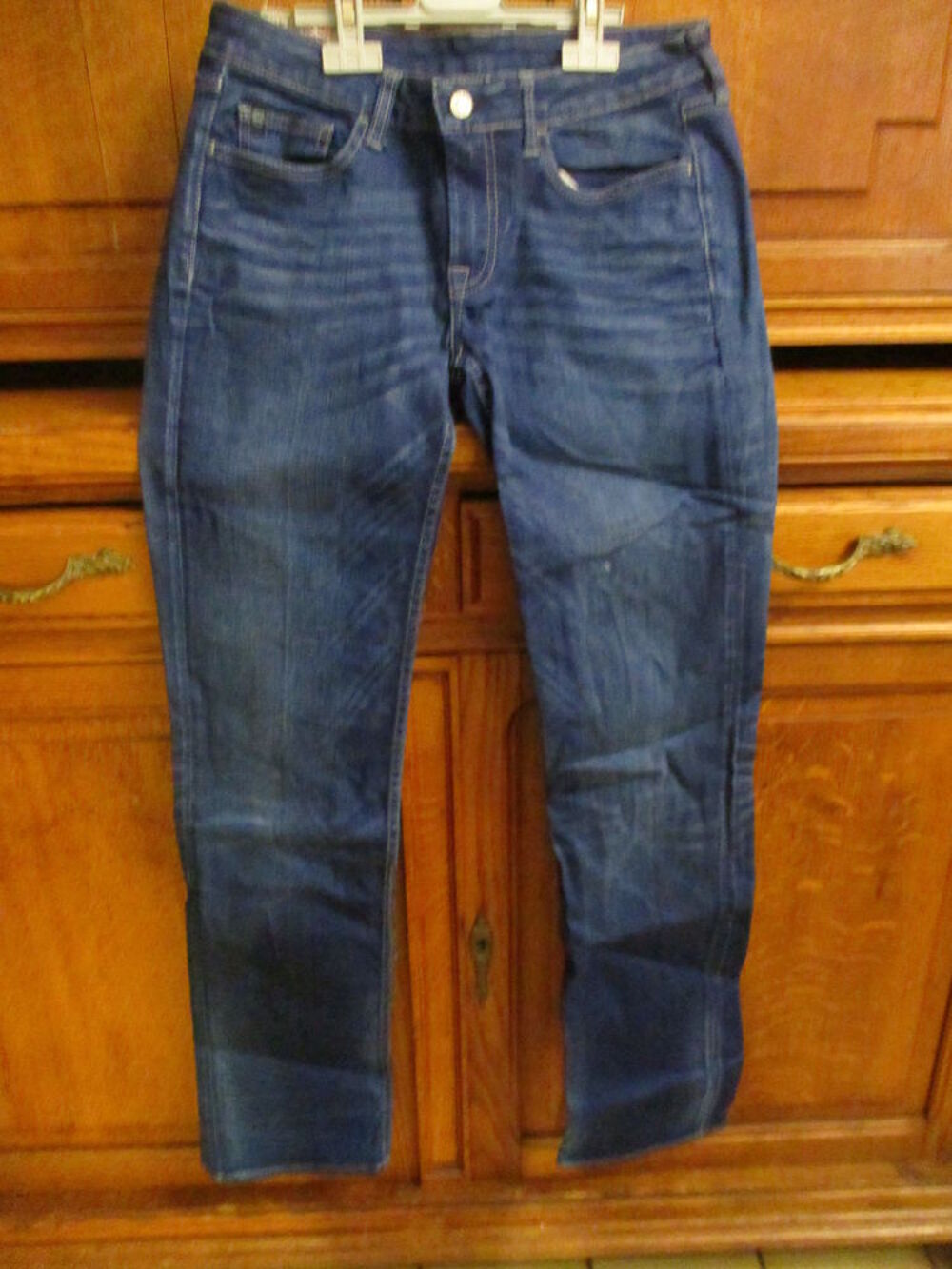 lot de 2 jeans bleu ou noir et un pantalon en toile gris Vêtements