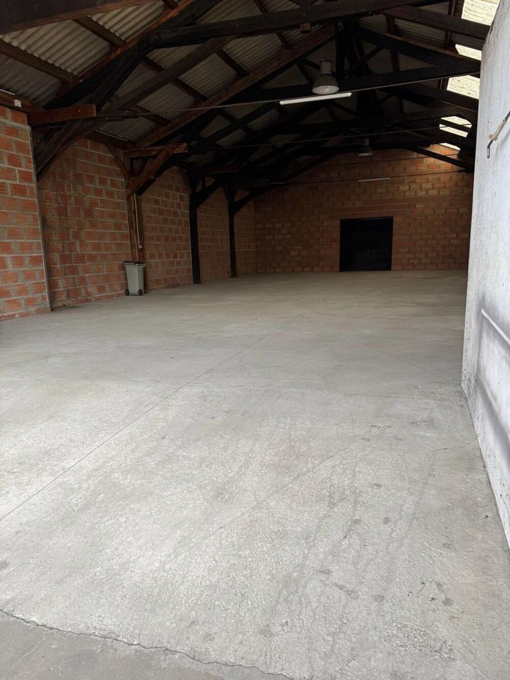 Vente Parking/Garage Local / Entrepôt / Garage de 303 m² ? Fort potentiel à Libou Libourne