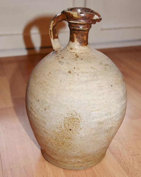 Datant ann�e 1800.  Ancienne cruche pichet en gr�s. 100 Gujan-Mestras (33)