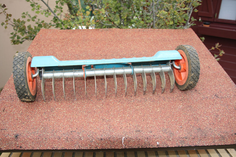 SCARIFICATEUR MANUEL "GARDENA " Jardin