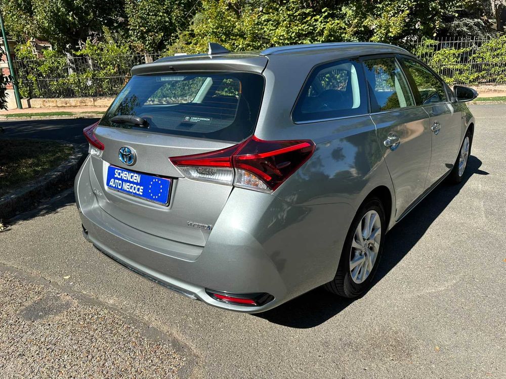 Auris Touring Sports Hybride 136h Business 2018 occasion 78110 Le V&eacute;sinet