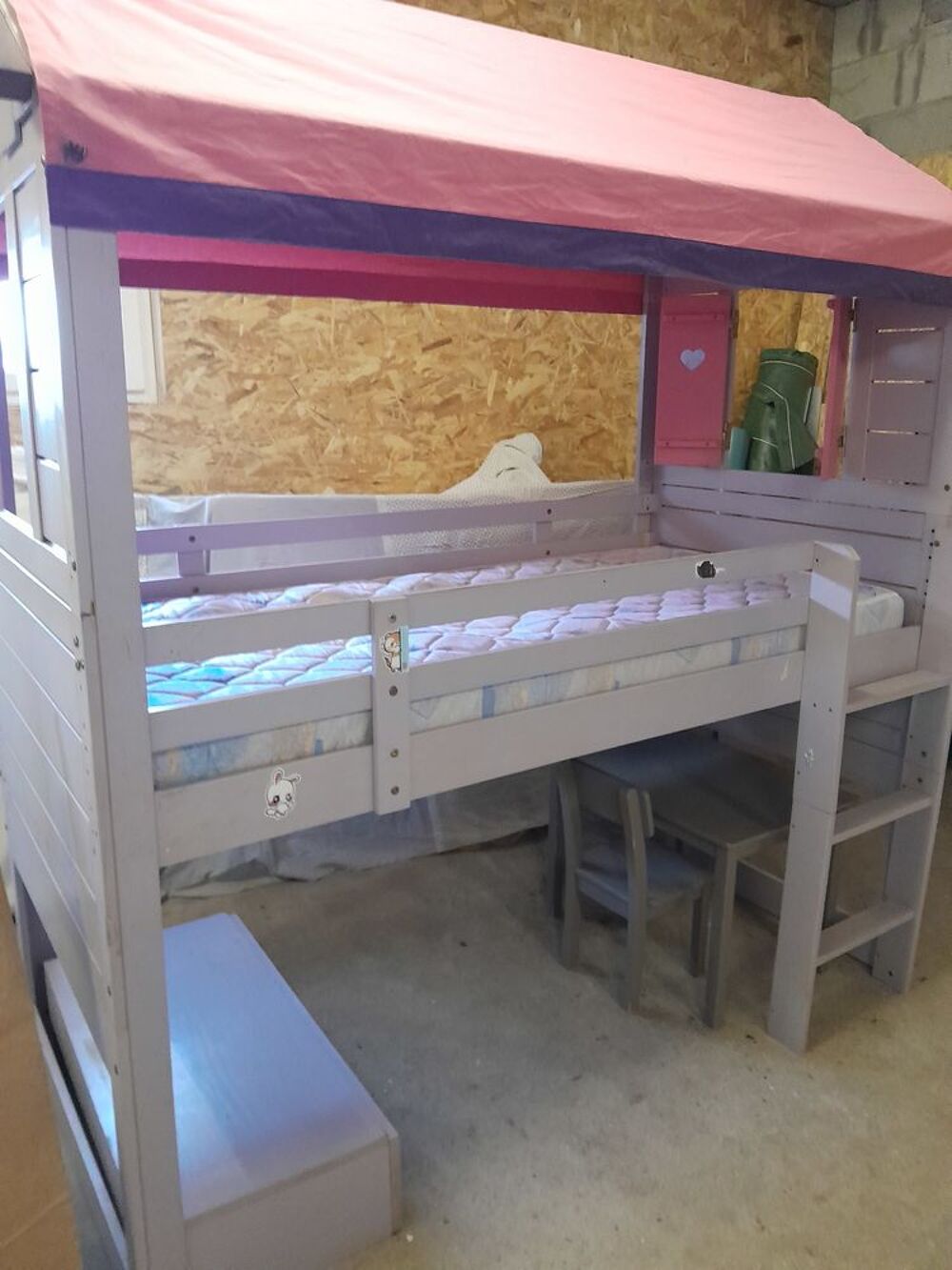 Lit cabane et bureau enfant Mobilier enfants