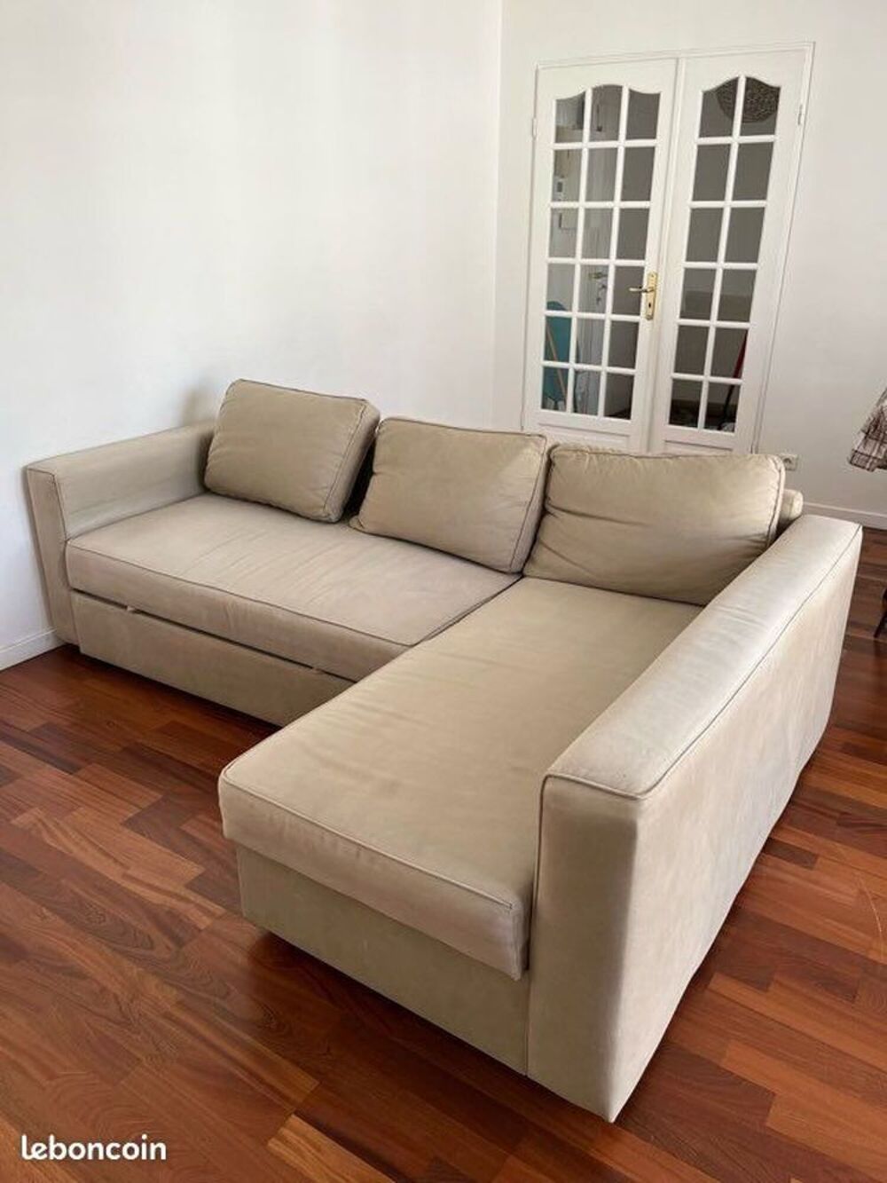 Canap&eacute; 4 places convertible beige angle droit et coffre
Meubles