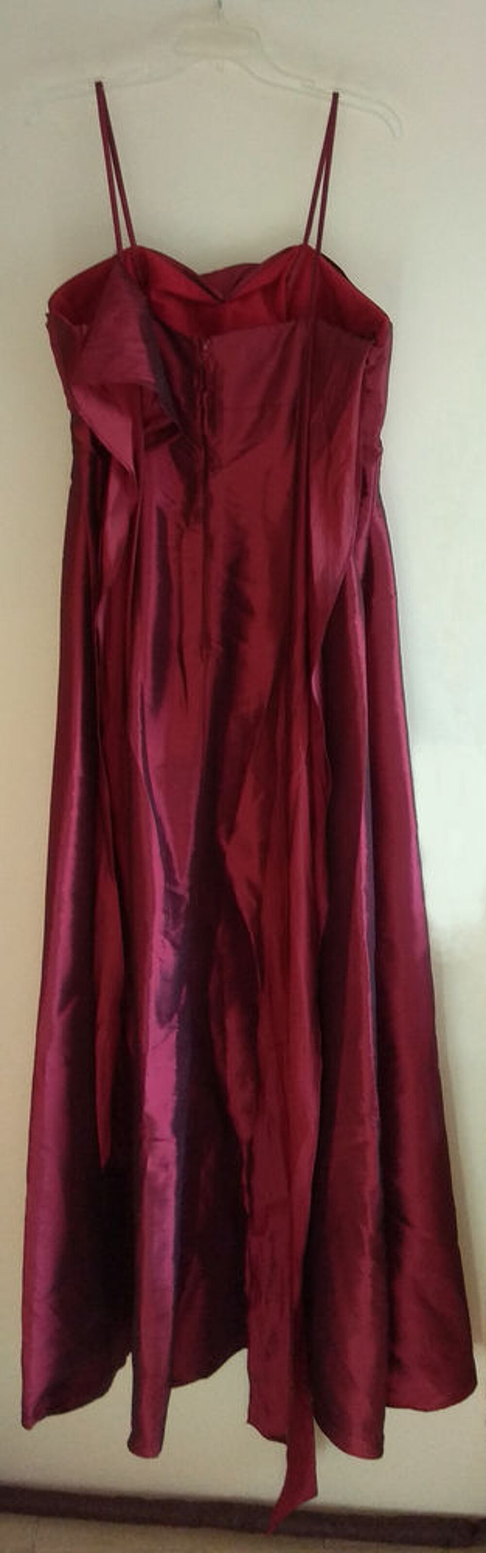 Robe de soir&eacute;e bordeaux satin&eacute;e T.48 Vêtements