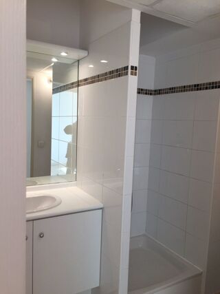 Location Appartement T2 meublé dans immeuble standing (8°) Marseille 8