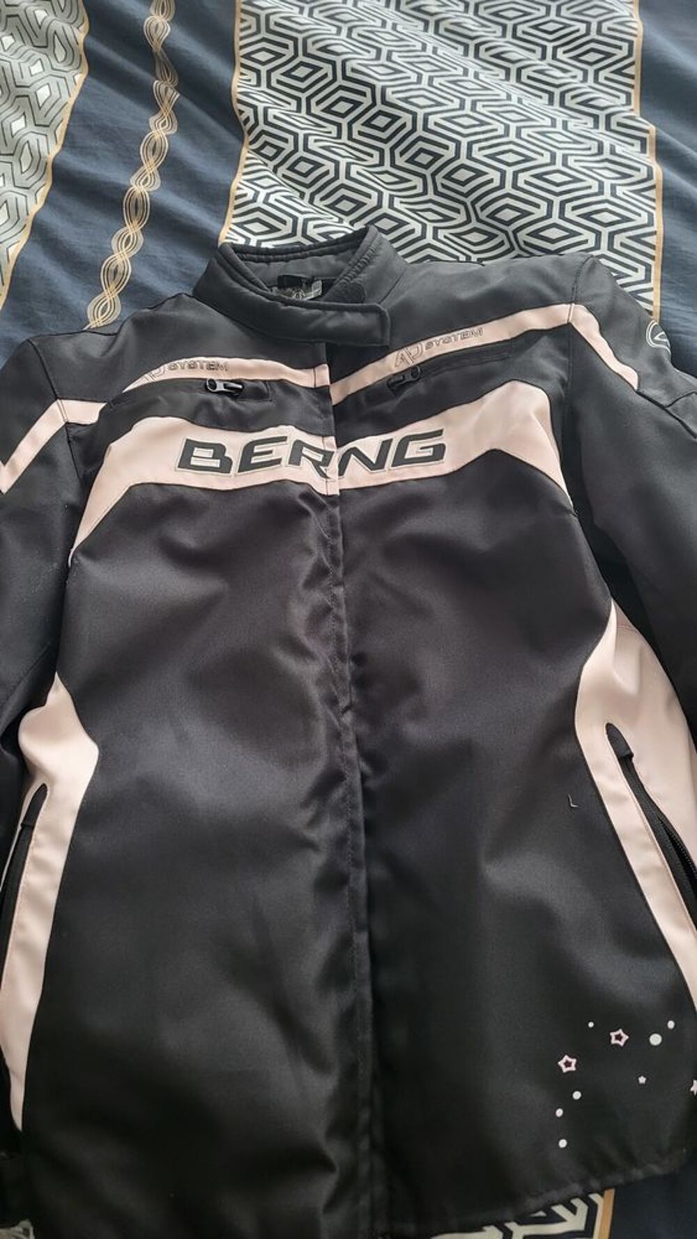 blouson moto 
Vêtements
