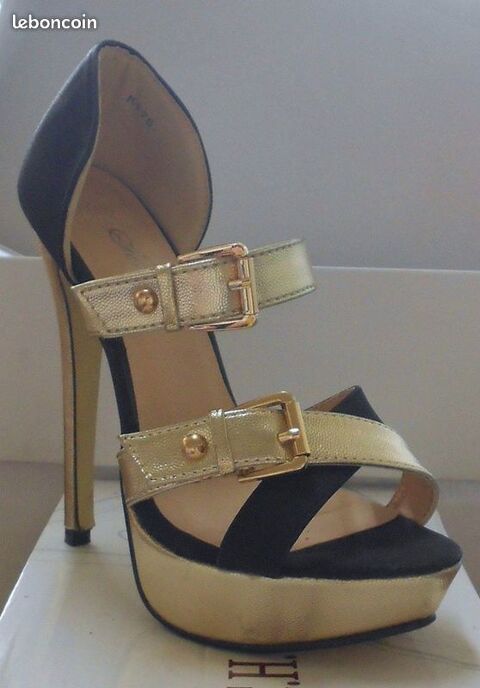 Sandales a talon noir et dor� neuf. 40 Lyon 2 (69)