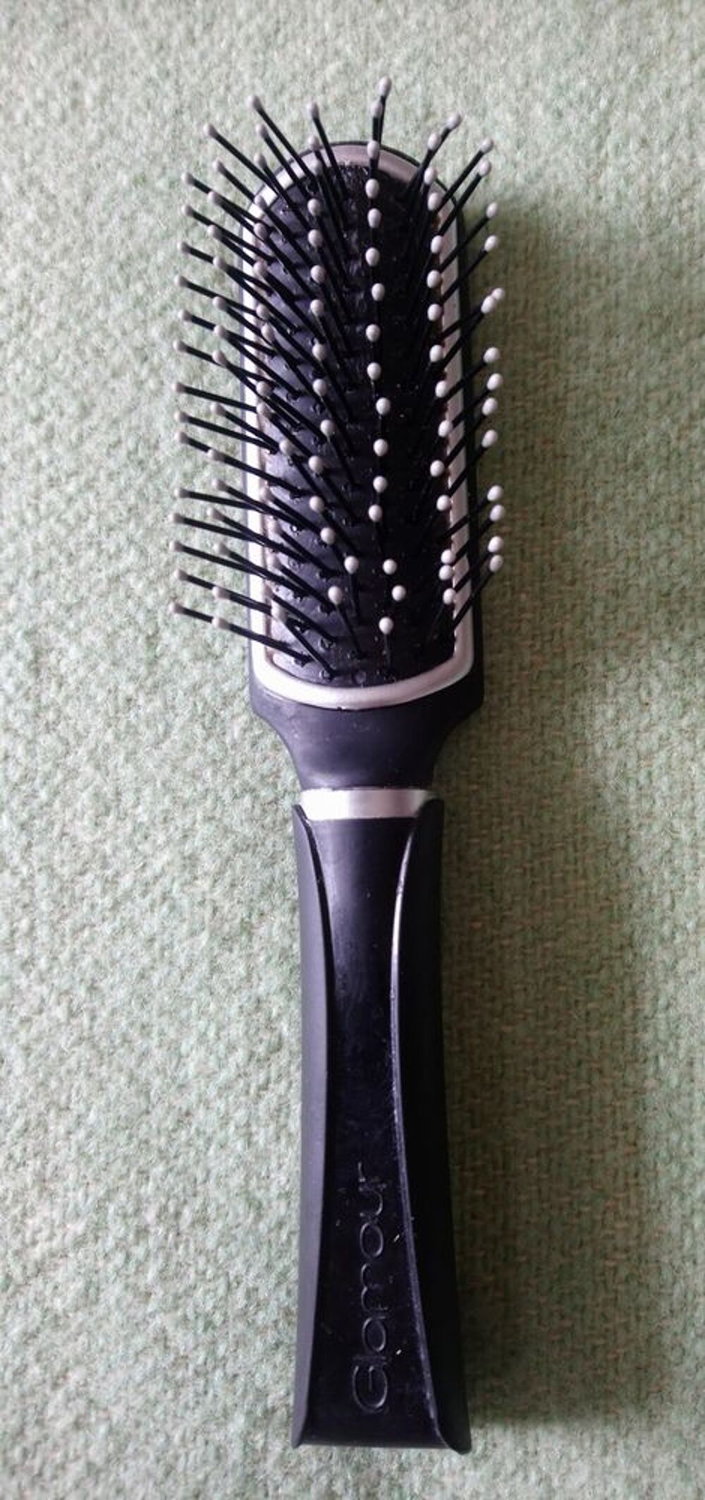 Brosse &agrave; cheveux Vêtements